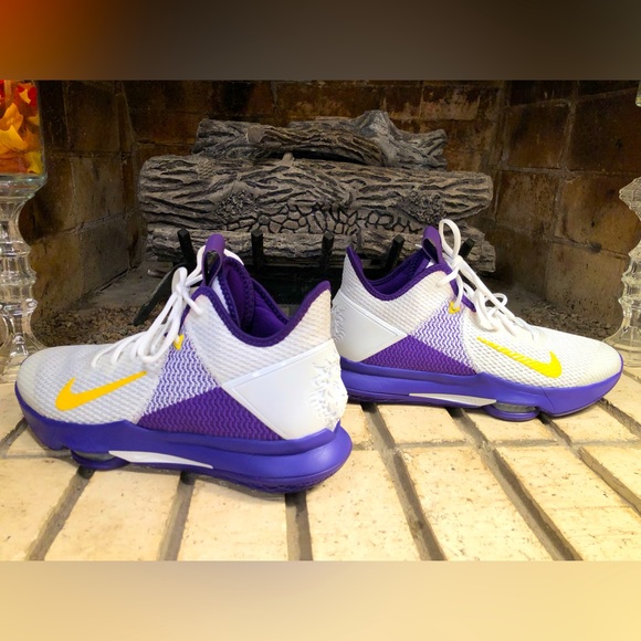 🤑PRICE DROP🤑 -  Nike - LeBron Witness IV - Los Angeles Lakers - Picture 8 of 16